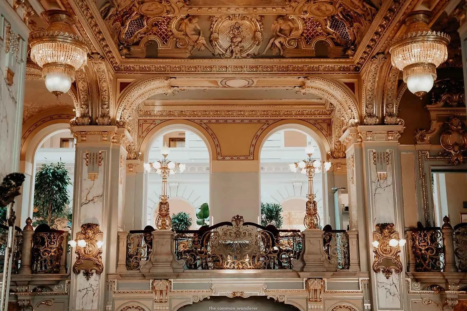 Luxe, Minimal 3Dbr Apt-Stunning New York Cafe View Budapest Apartment
