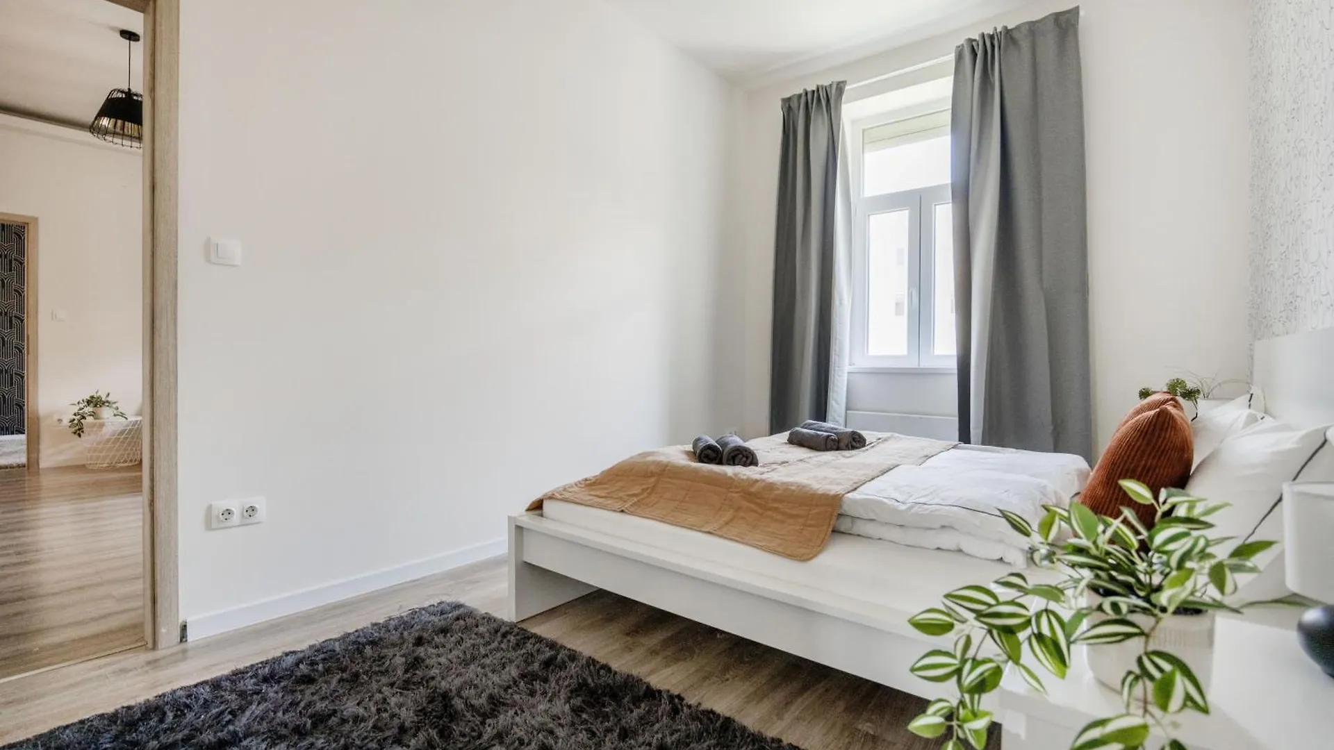 Luxe, Minimal 3Dbr Apt-Stunning New York Cafe View Budapest 0*,  Hungary