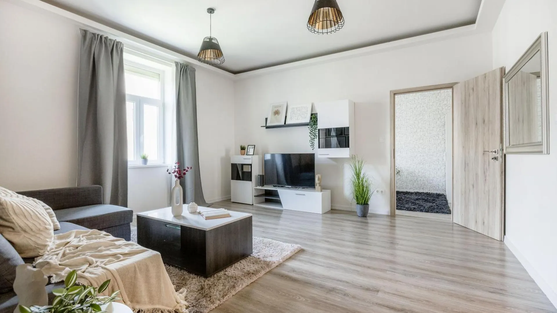 Luxe, Minimal 3Dbr Apt-Stunning New York Cafe View Budapest 0*,