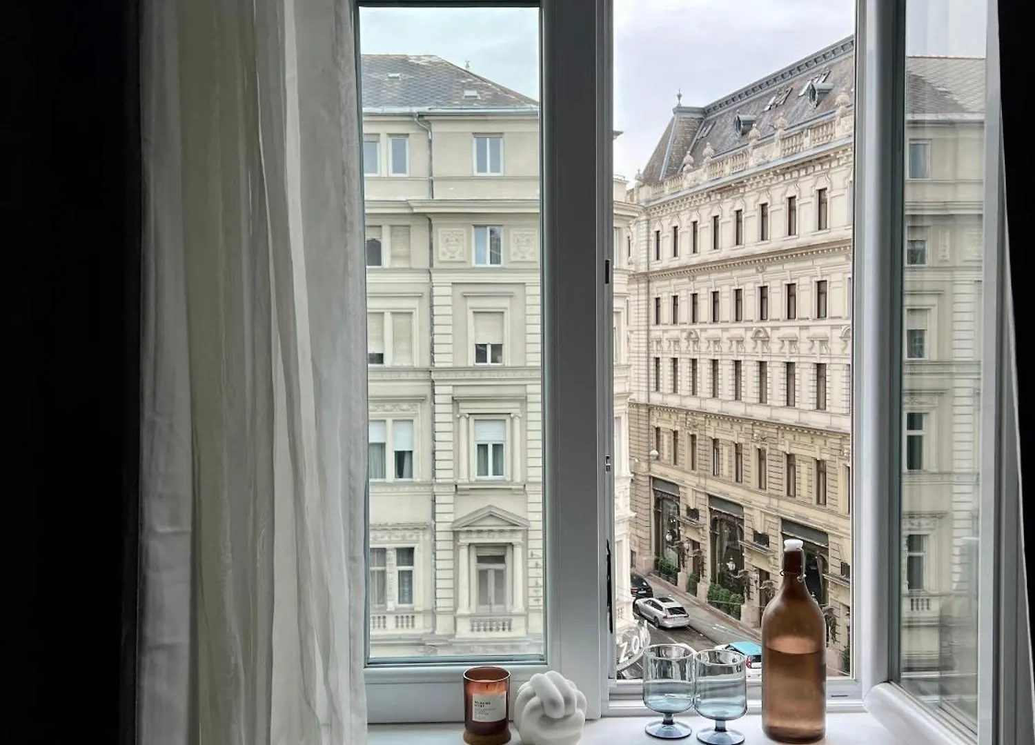 Apartment Luxe, Minimal 3Dbr Apt-Stunning New York Cafe View Budapest